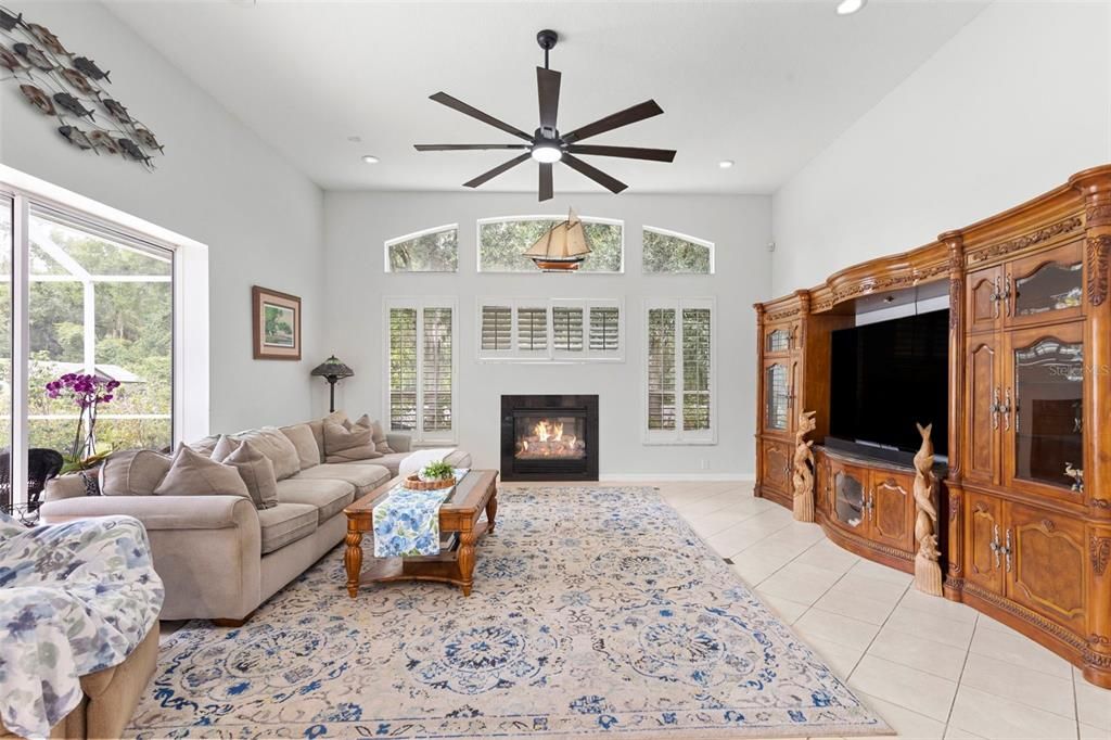 For Sale: $750,000 (5 beds, 4 baths, 3500 Square Feet)