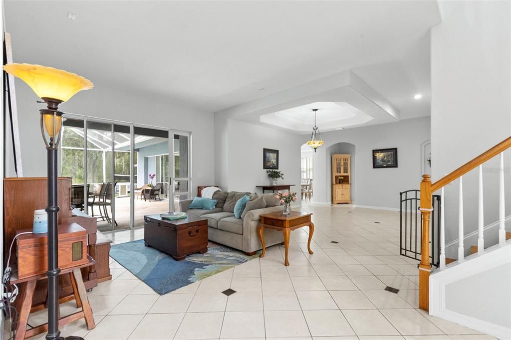 For Sale: $750,000 (5 beds, 4 baths, 3500 Square Feet)