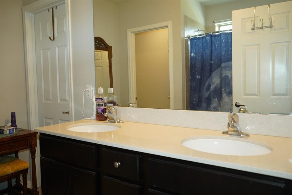 For Sale: $385,000 (4 beds, 2 baths, 1850 Square Feet)