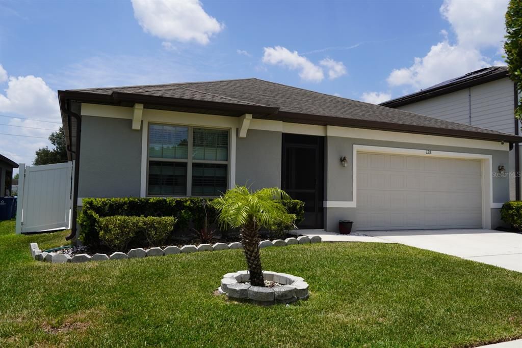 For Sale: $385,000 (4 beds, 2 baths, 1850 Square Feet)