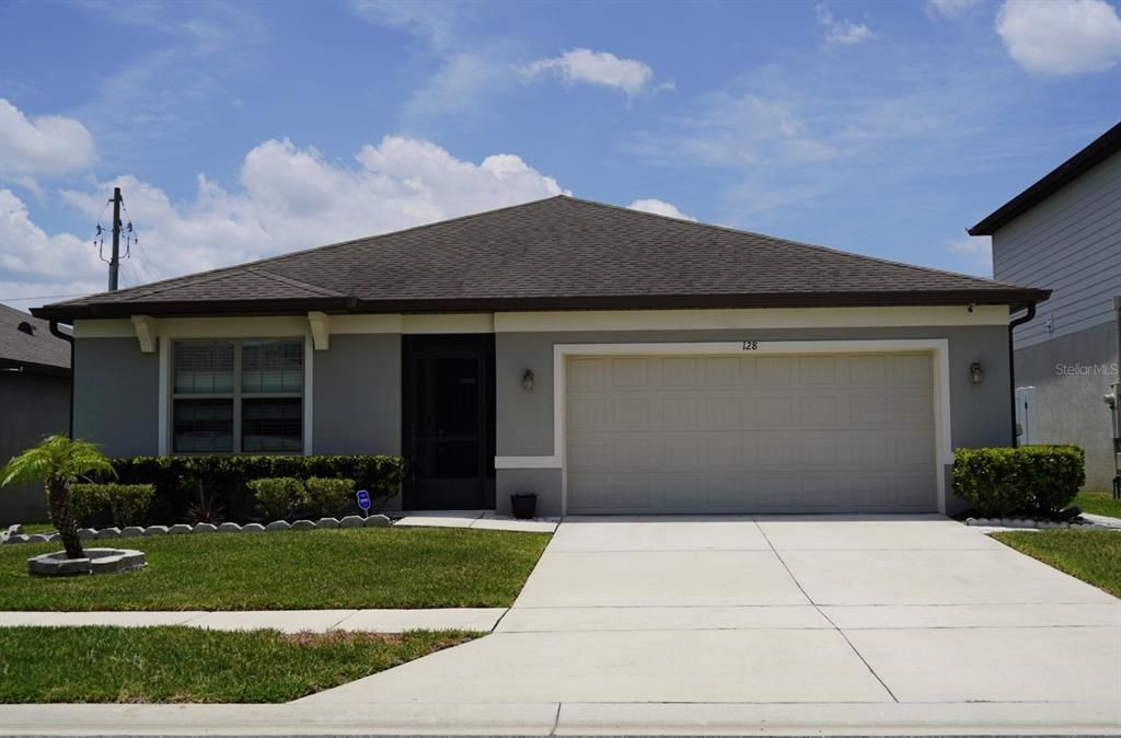 For Sale: $385,000 (4 beds, 2 baths, 1850 Square Feet)