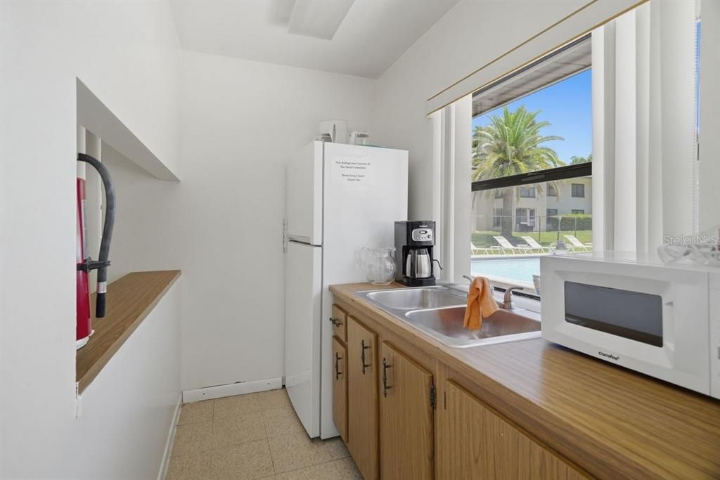 For Sale: $159,900 (2 beds, 2 baths, 1050 Square Feet)