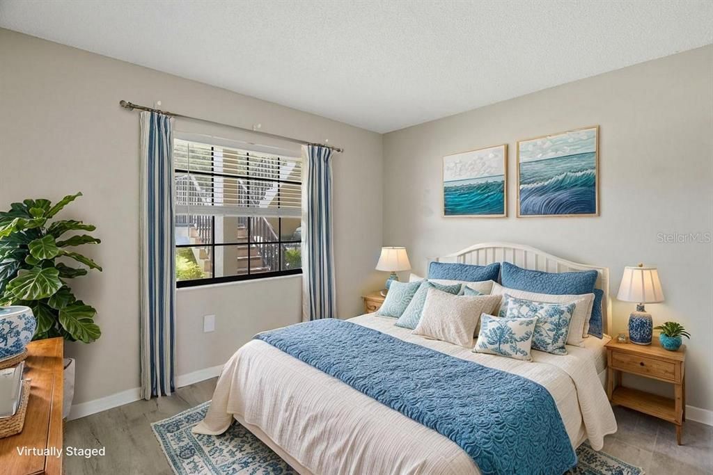 For Sale: $159,900 (2 beds, 2 baths, 1050 Square Feet)