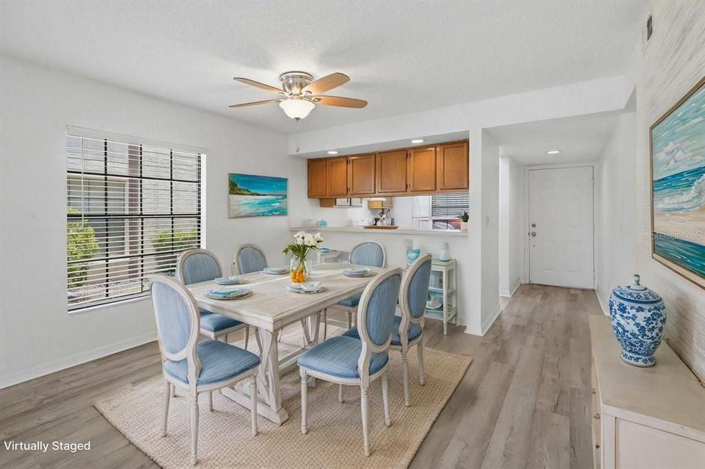 For Sale: $159,900 (2 beds, 2 baths, 1050 Square Feet)