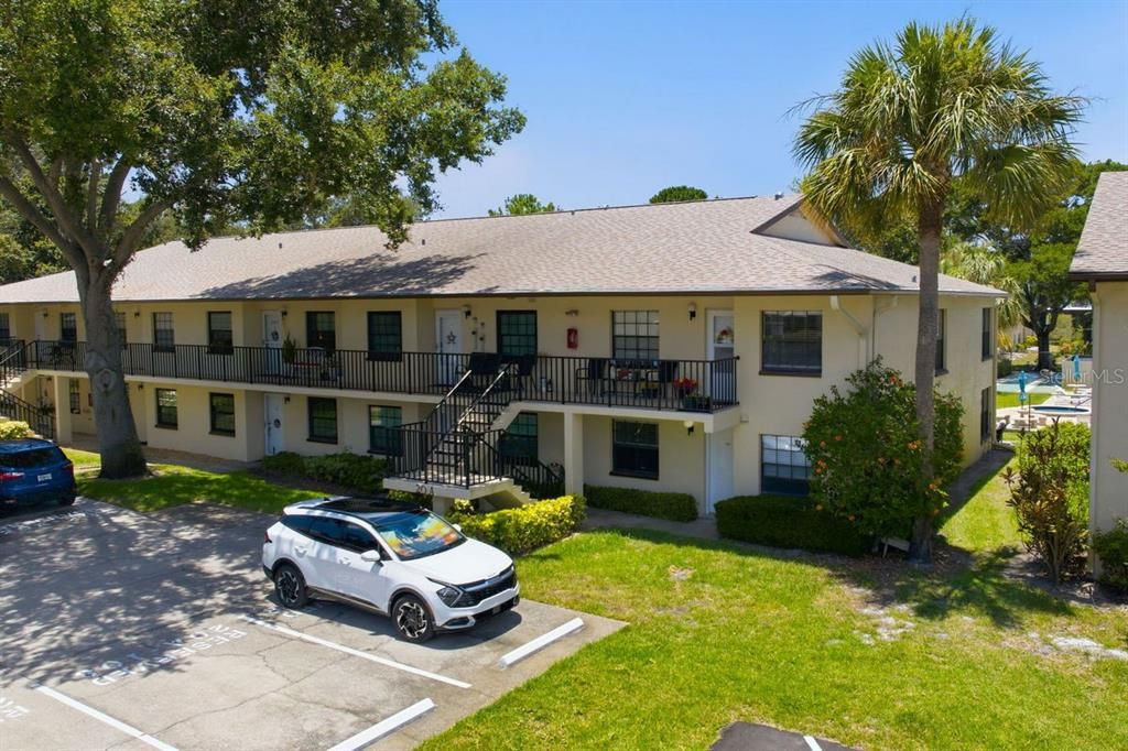 For Sale: $159,900 (2 beds, 2 baths, 1050 Square Feet)