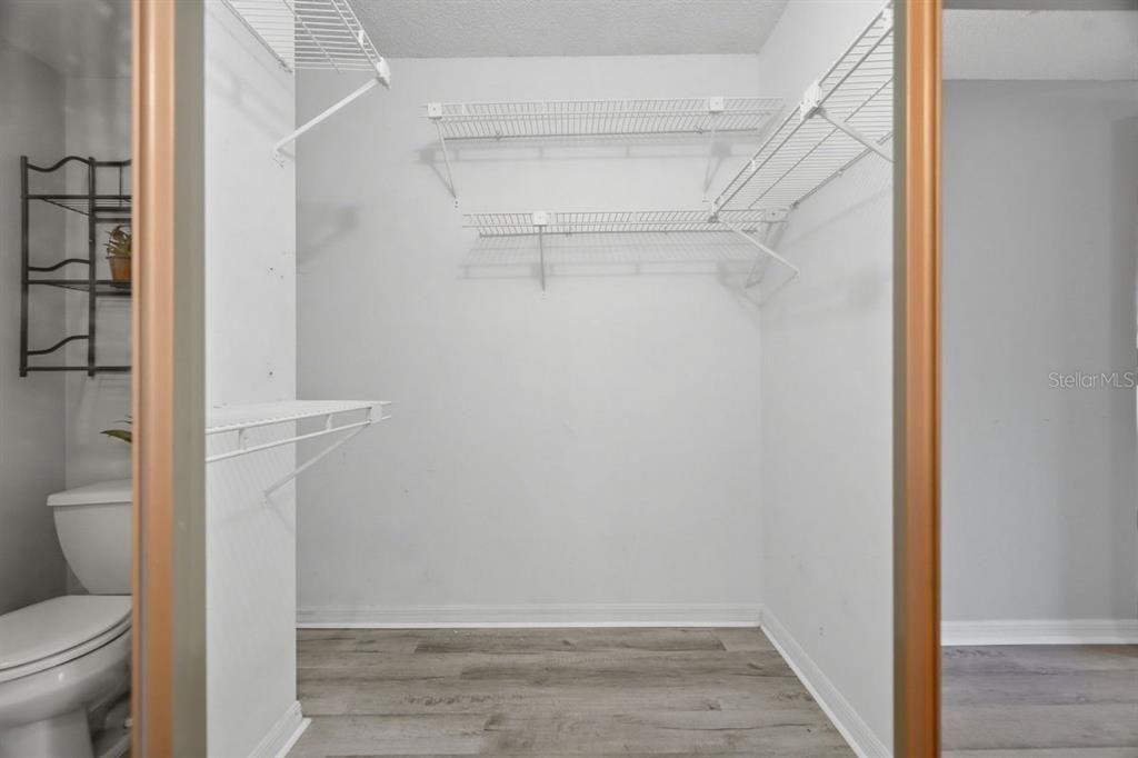 For Sale: $159,900 (2 beds, 2 baths, 1050 Square Feet)