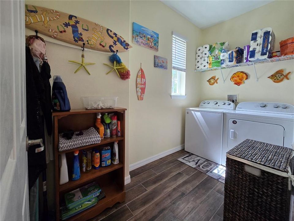 For Sale: $349,900 (2 beds, 2 baths, 1658 Square Feet)