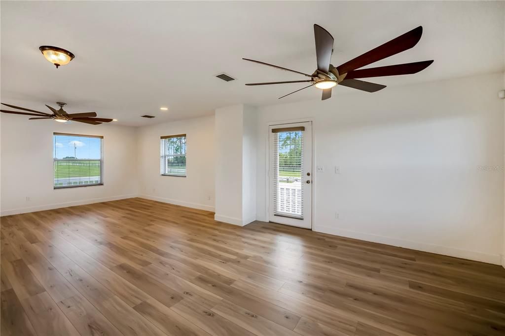 For Sale: $855,000 (3 beds, 2 baths, 1800 Square Feet)