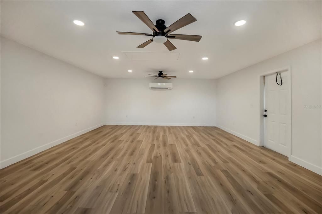 For Sale: $855,000 (3 beds, 2 baths, 1800 Square Feet)