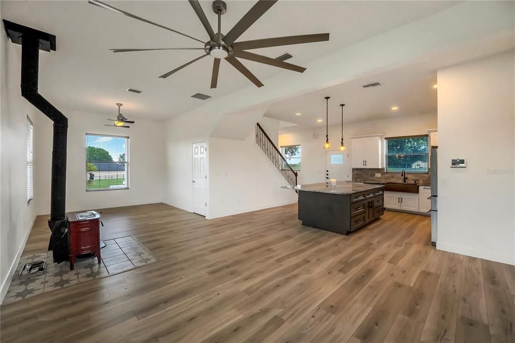 For Sale: $855,000 (3 beds, 2 baths, 1800 Square Feet)
