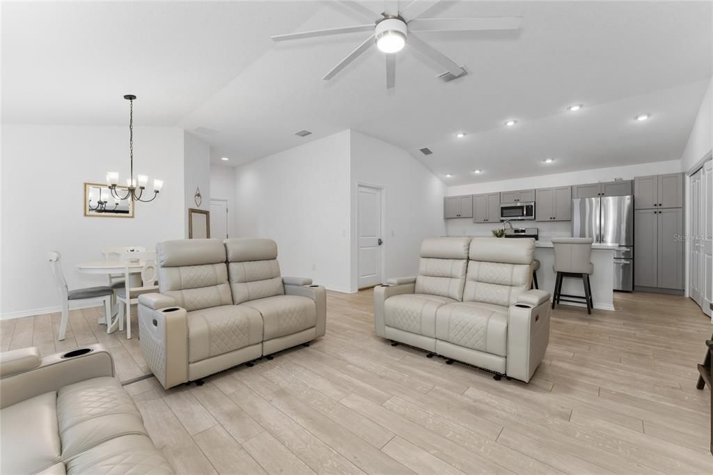 For Sale: $329,000 (3 beds, 2 baths, 1440 Square Feet)