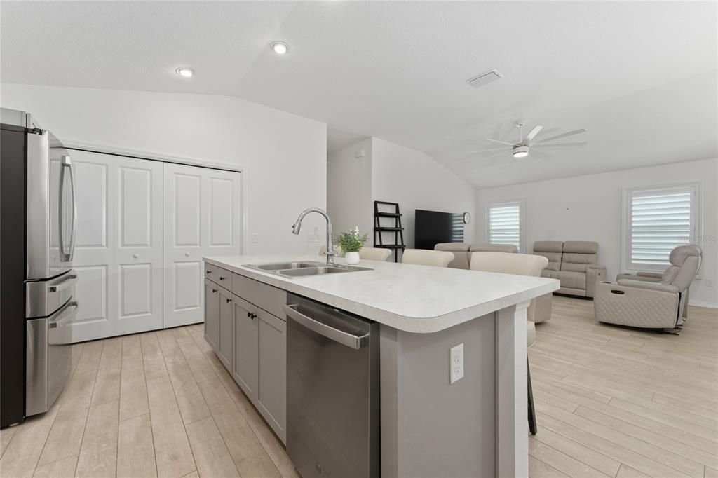 For Sale: $329,000 (3 beds, 2 baths, 1440 Square Feet)