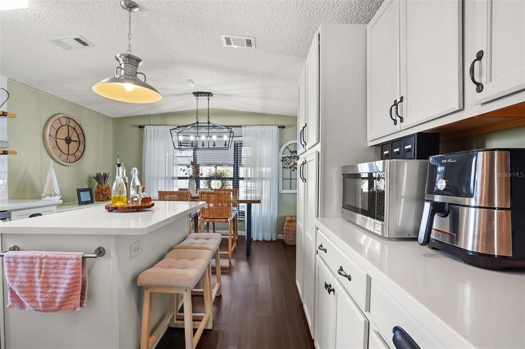 Active With Contract: $150,000 (2 beds, 2 baths, 980 Square Feet)