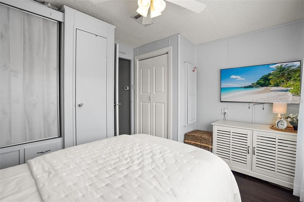 Active With Contract: $150,000 (2 beds, 2 baths, 980 Square Feet)