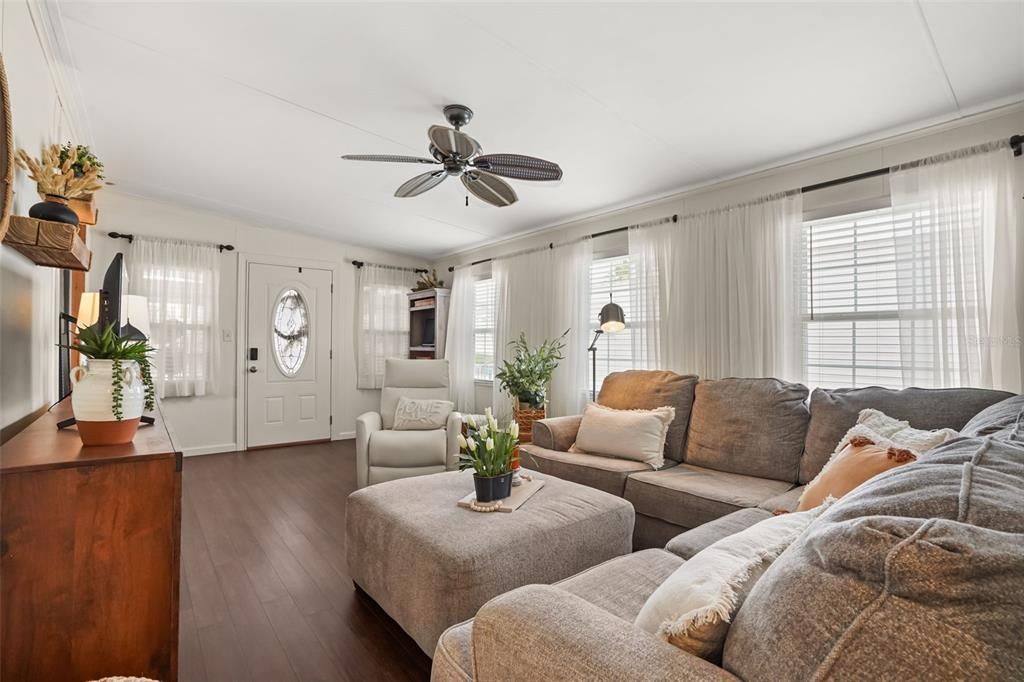 Active With Contract: $150,000 (2 beds, 2 baths, 980 Square Feet)