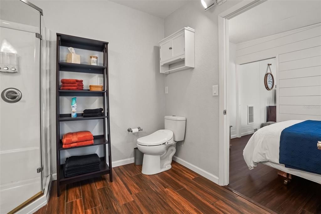 Active With Contract: $150,000 (2 beds, 2 baths, 980 Square Feet)