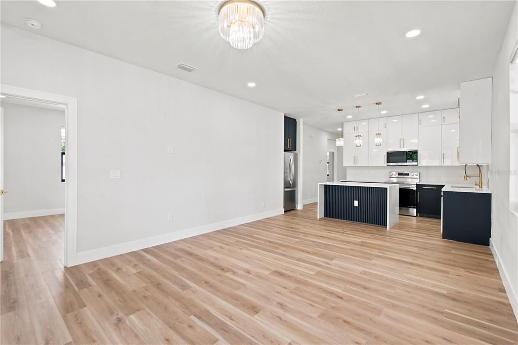 For Sale: $397,900 (3 beds, 2 baths, 1383 Square Feet)