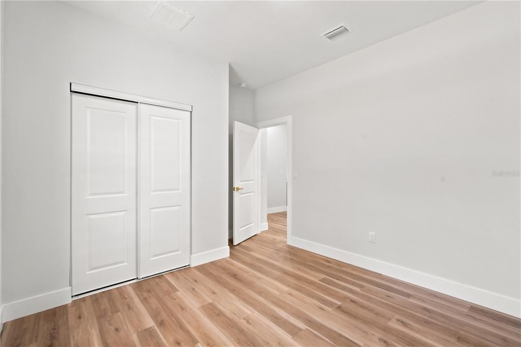 For Sale: $397,900 (3 beds, 2 baths, 1383 Square Feet)