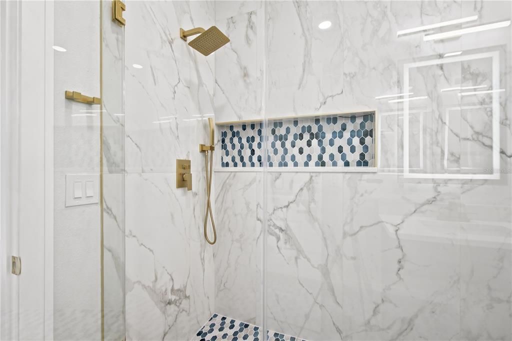 For Sale: $397,900 (3 beds, 2 baths, 1383 Square Feet)