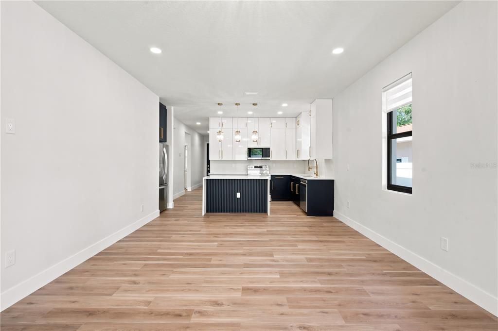 For Sale: $397,900 (3 beds, 2 baths, 1383 Square Feet)