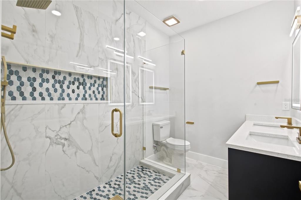 For Sale: $397,900 (3 beds, 2 baths, 1383 Square Feet)