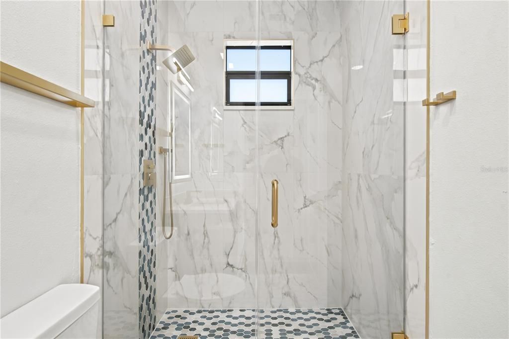 For Sale: $397,900 (3 beds, 2 baths, 1383 Square Feet)