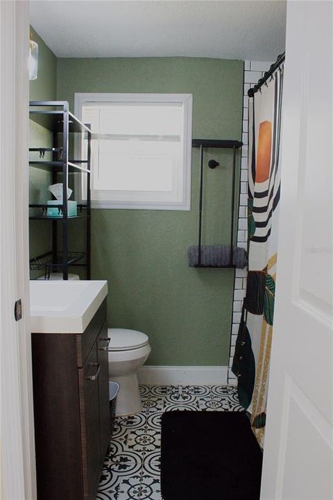 For Rent: $2,150 (2 beds, 1 baths, 730 Square Feet)
