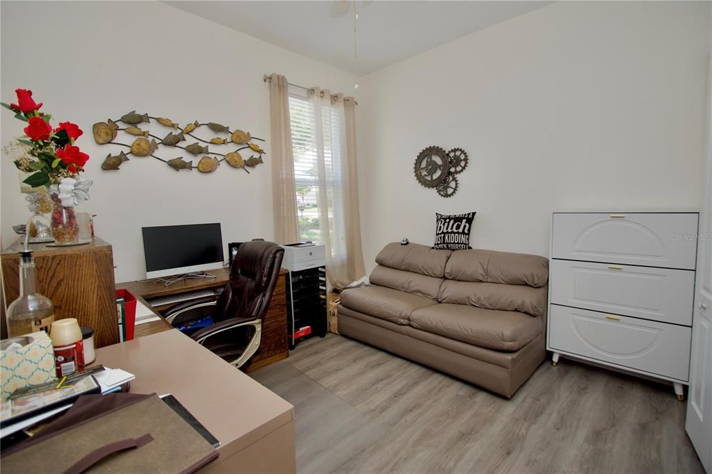 Activo con contrato: $410,000 (4 camas, 3 baños, 2246 Pies cuadrados)