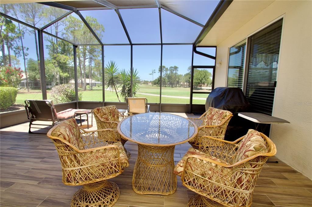 Activo con contrato: $410,000 (4 camas, 3 baños, 2246 Pies cuadrados)