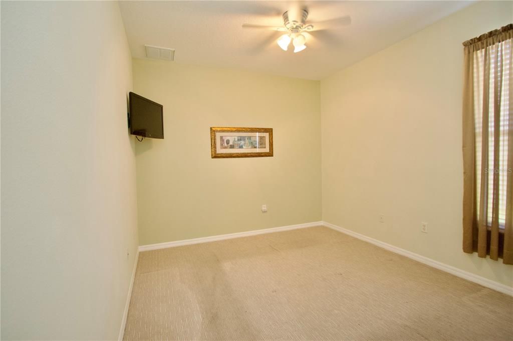 Activo con contrato: $410,000 (4 camas, 3 baños, 2246 Pies cuadrados)