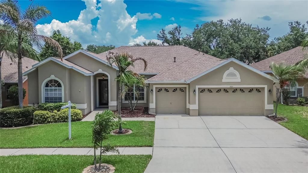 For Sale: $499,900 (4 beds, 3 baths, 2581 Square Feet)