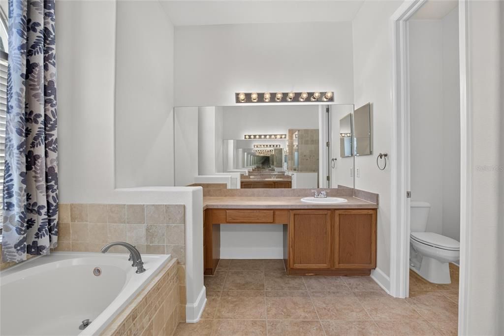 For Sale: $499,900 (4 beds, 3 baths, 2581 Square Feet)