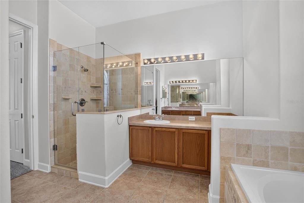 For Sale: $499,900 (4 beds, 3 baths, 2581 Square Feet)