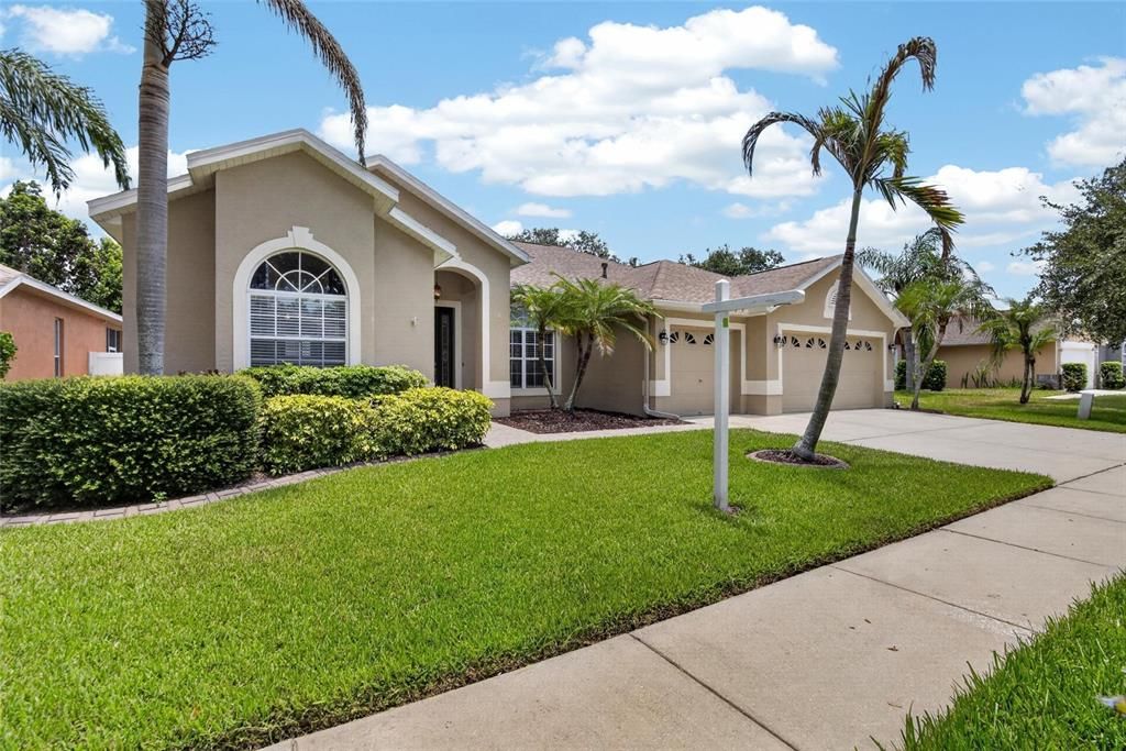 For Sale: $499,900 (4 beds, 3 baths, 2581 Square Feet)
