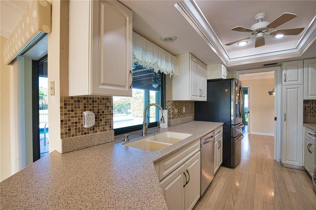 На продажу: $424,000 (3 спален, 2 ванн, 1856 Квадратных фут)