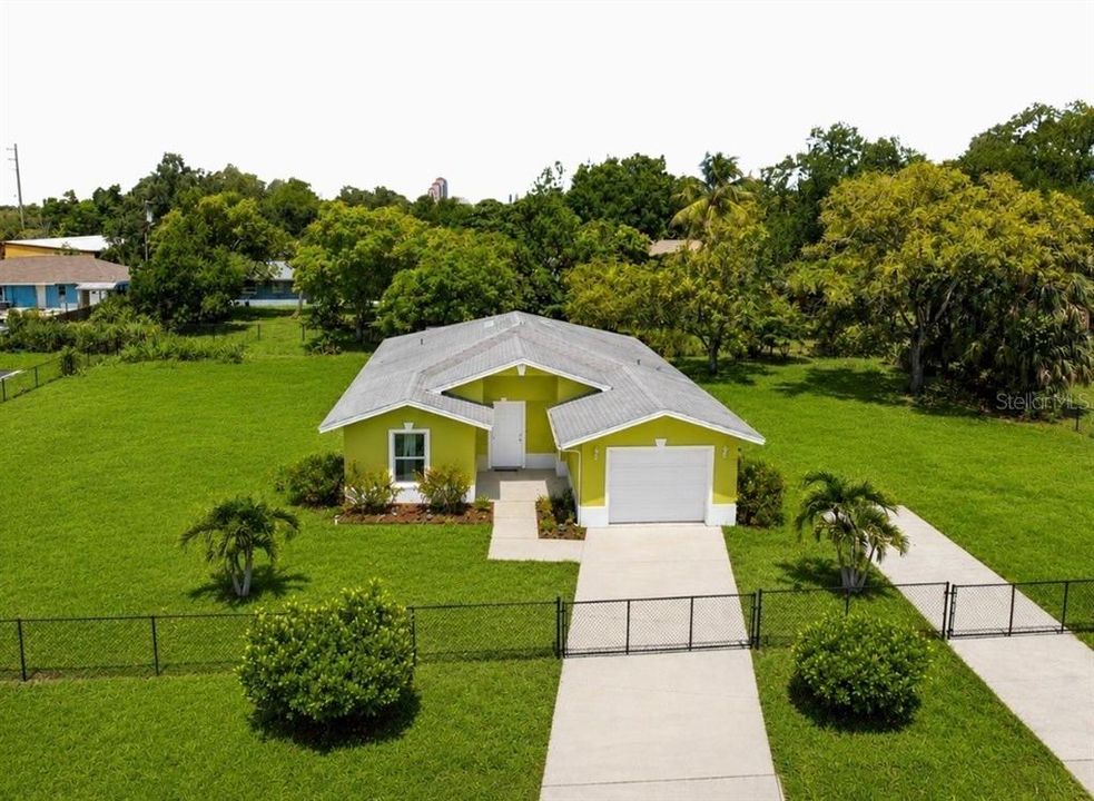 For Sale: $350,000 (3 beds, 2 baths, 1466 Square Feet)