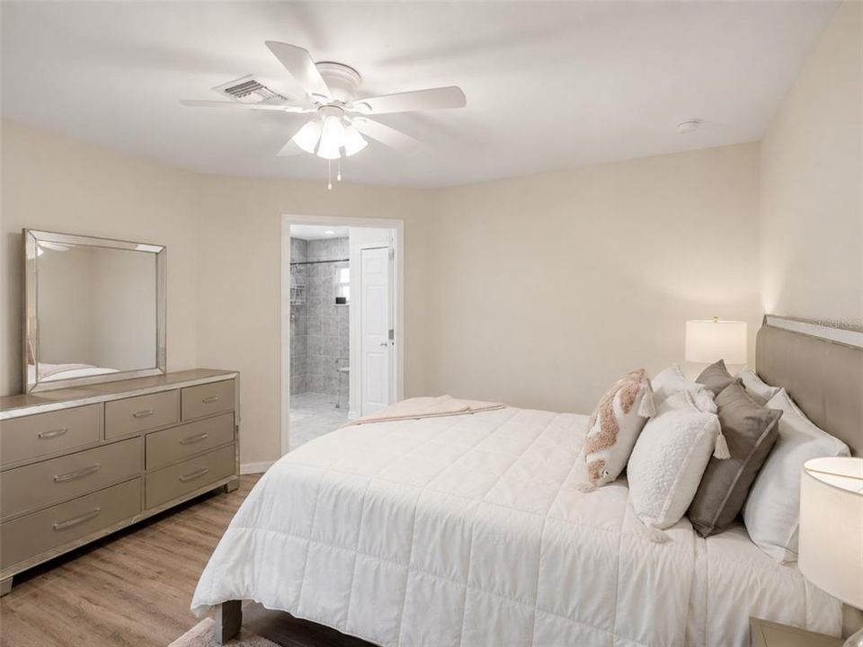 For Sale: $350,000 (3 beds, 2 baths, 1466 Square Feet)