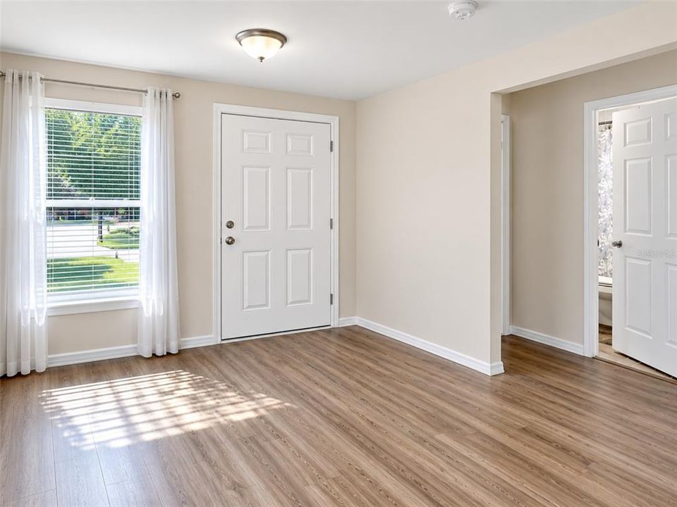 For Sale: $350,000 (3 beds, 2 baths, 1466 Square Feet)