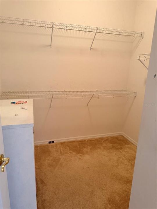 For Sale: $350,000 (3 beds, 3 baths, 2325 Square Feet)
