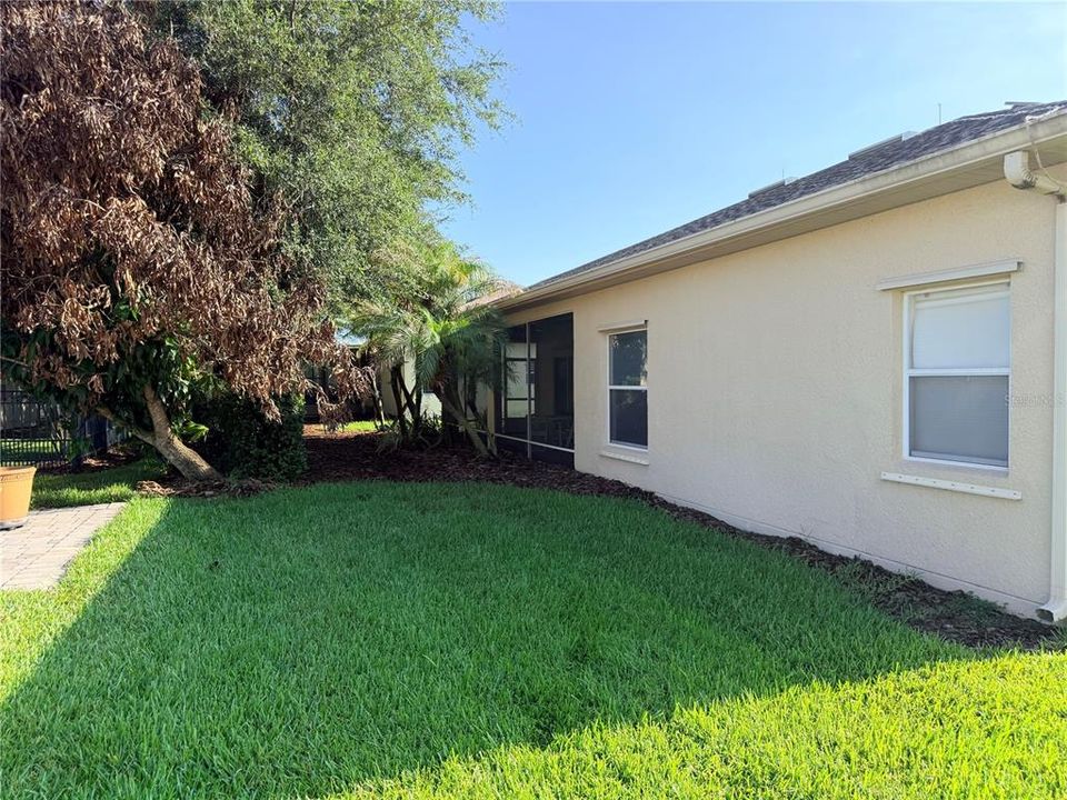 For Sale: $350,000 (3 beds, 3 baths, 2325 Square Feet)