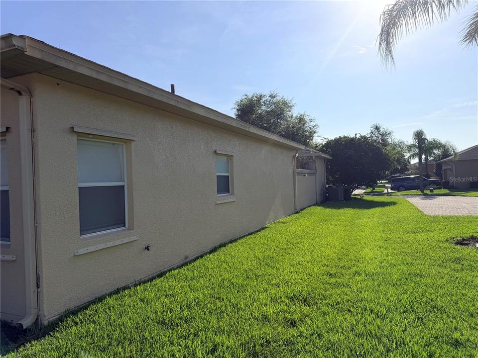 For Sale: $350,000 (3 beds, 3 baths, 2325 Square Feet)