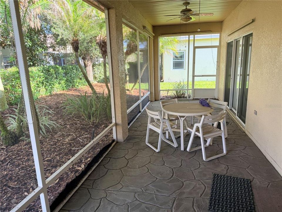 For Sale: $350,000 (3 beds, 3 baths, 2325 Square Feet)