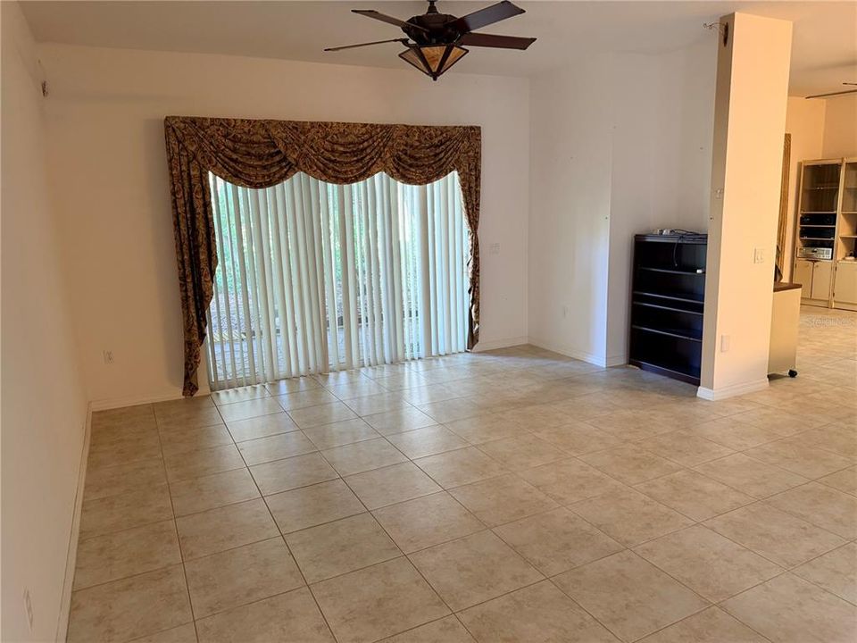 For Sale: $350,000 (3 beds, 3 baths, 2325 Square Feet)