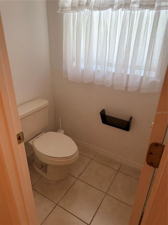 For Sale: $350,000 (3 beds, 3 baths, 2325 Square Feet)