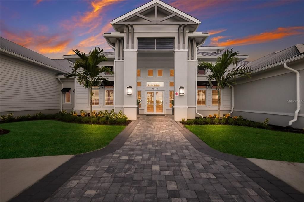 For Sale: $549,900 (4 beds, 3 baths, 2027 Square Feet)