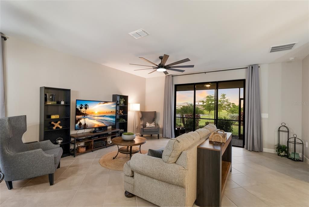 For Sale: $549,900 (4 beds, 3 baths, 2027 Square Feet)