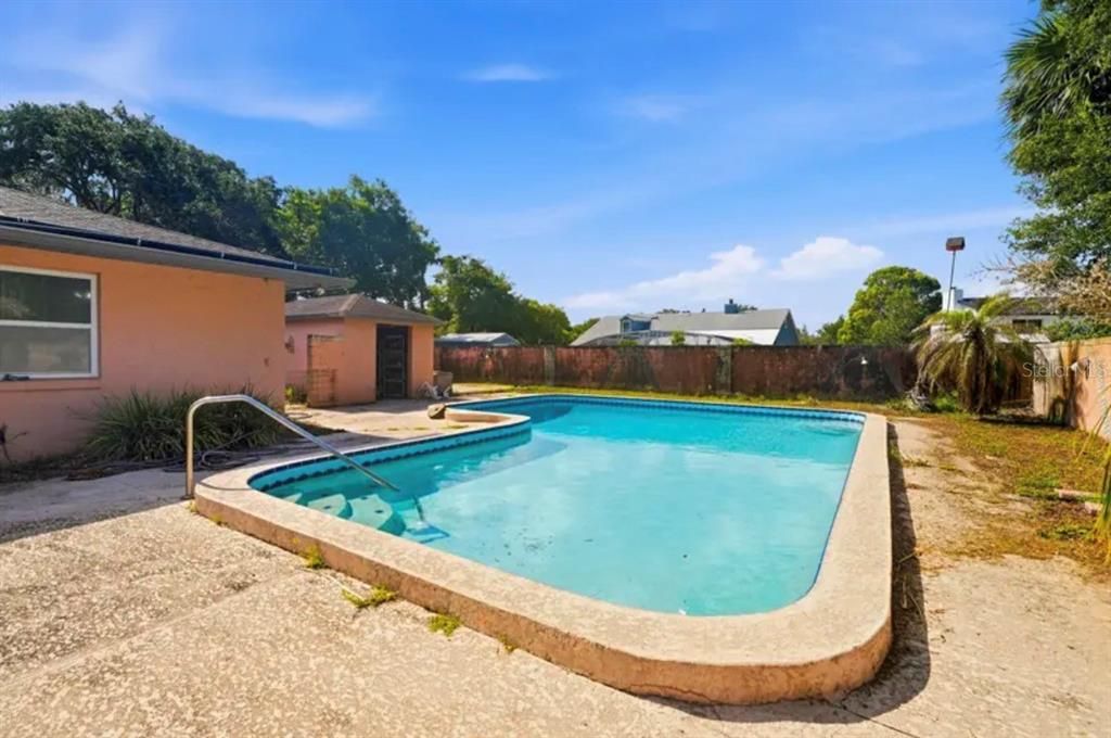 En Venta: $525,000 (4 camas, 2 baños, 2637 Pies cuadrados)