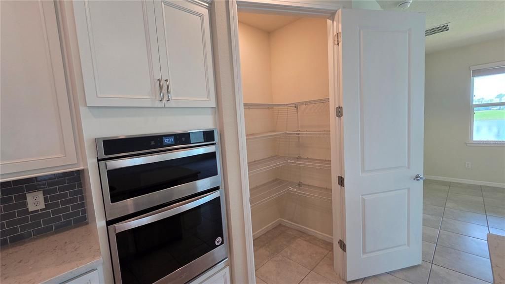 В аренду: $3,500 (3 спален, 2 ванн, 2070 Квадратных фут)