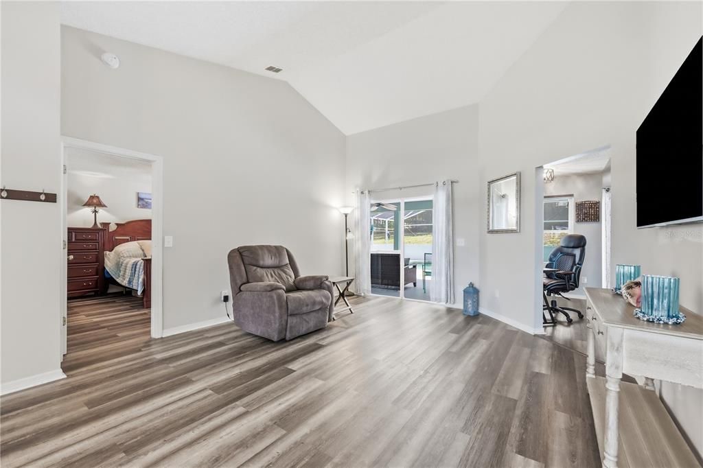 For Sale: $599,900 (3 beds, 2 baths, 1748 Square Feet)