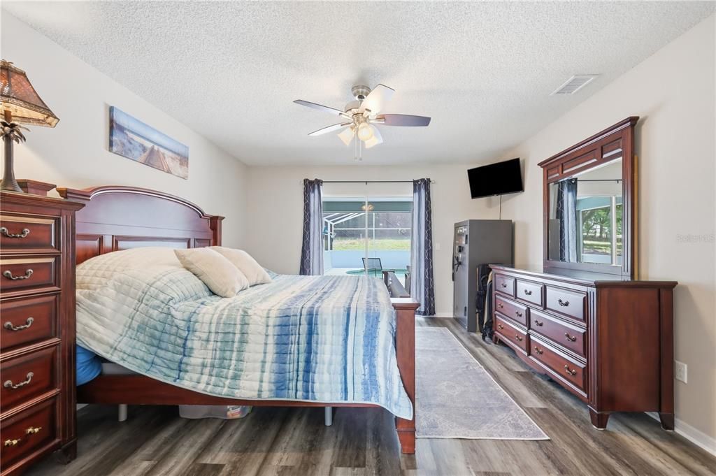 For Sale: $599,900 (3 beds, 2 baths, 1748 Square Feet)